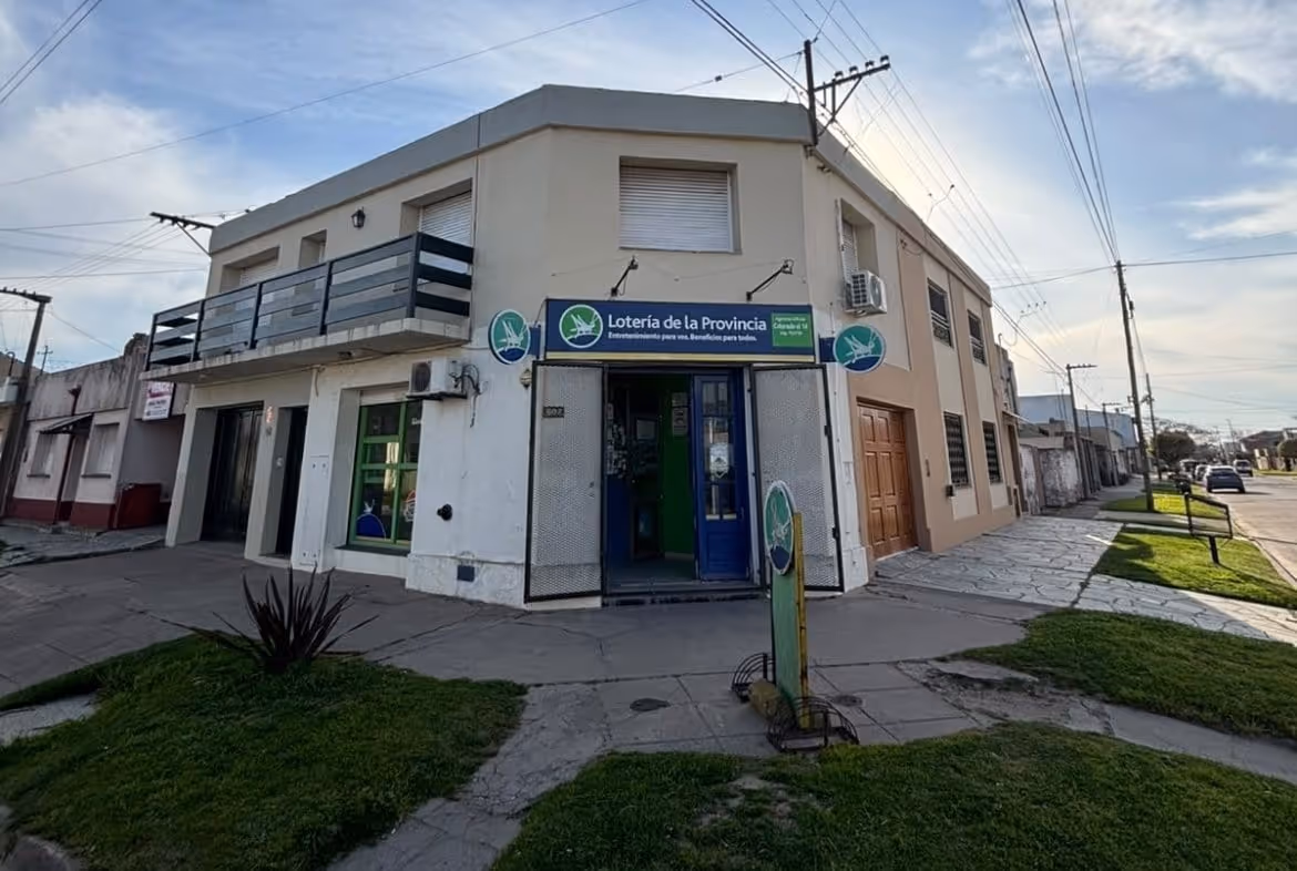 Frente de local comercial en venta en Balcarce
