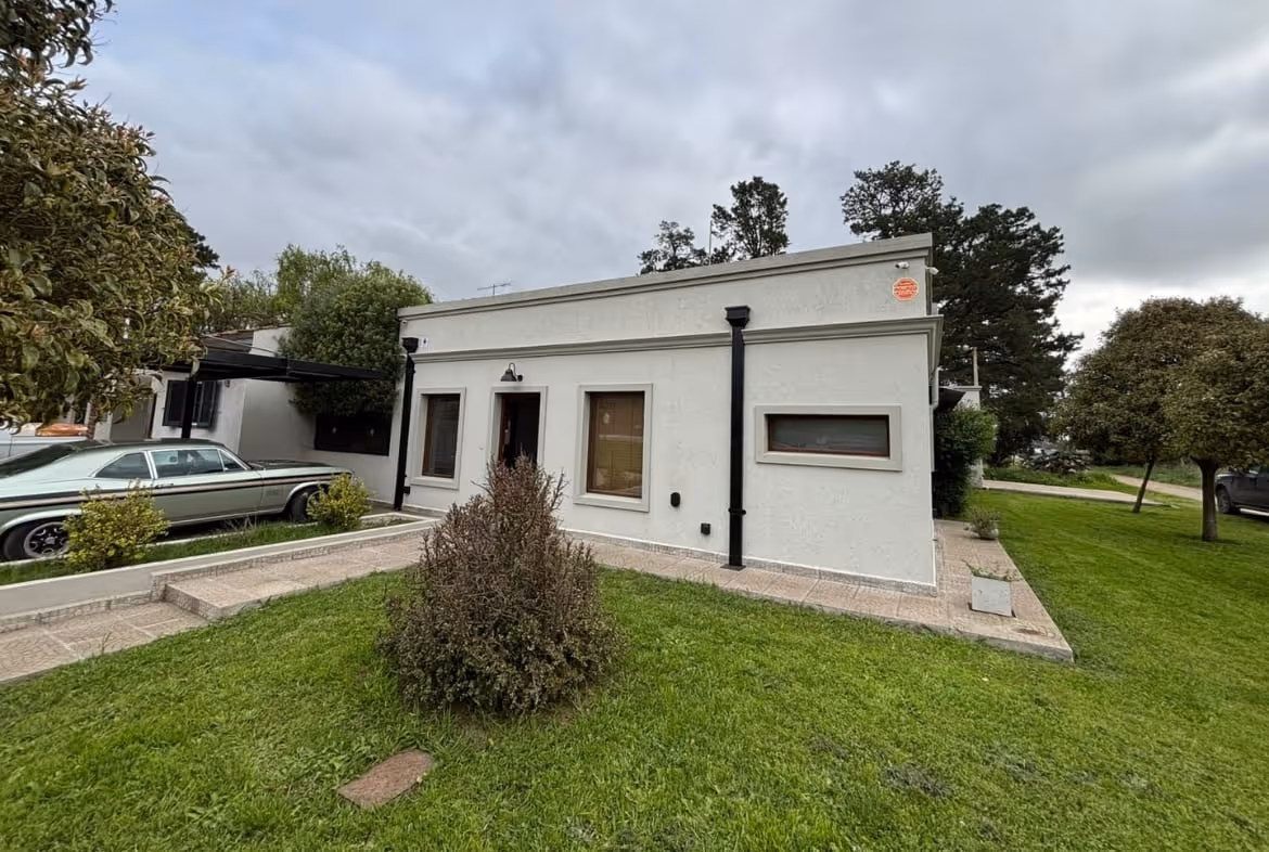 Frente de casa en venta en Balcarce