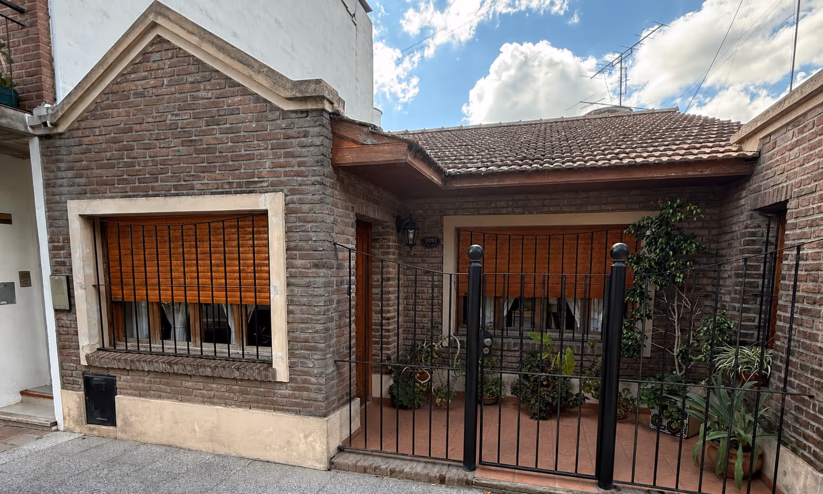 Frente de casa en venta en Balcarce